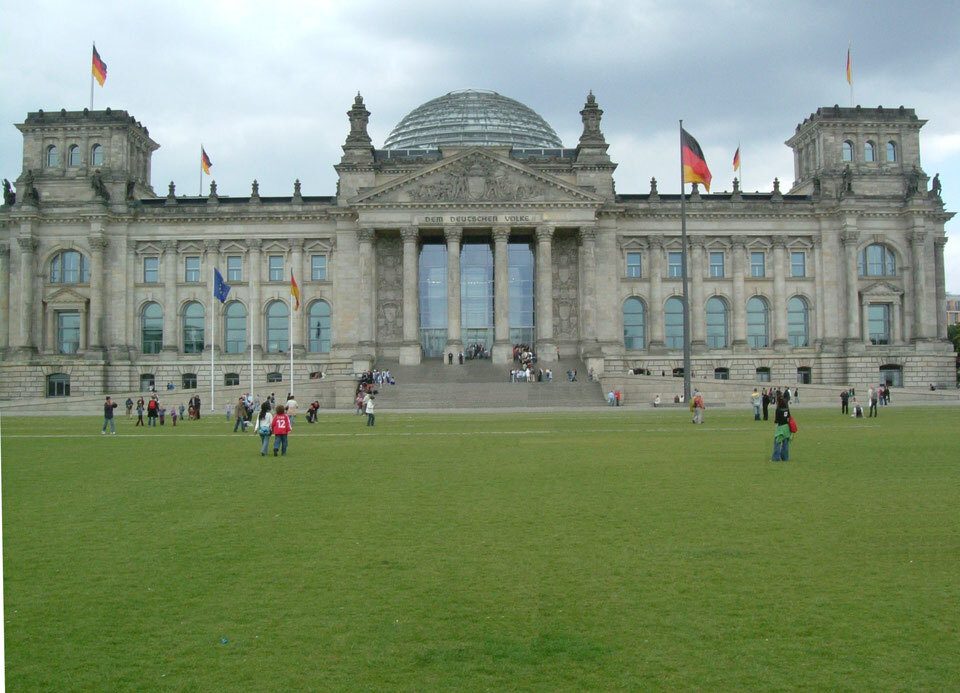 „Mindestforderungen der Aktion KINDER IN GEFAHR für den Kinder- und Jugendschutz im Wahljahr 2025“ - Wahlprüfsteine
